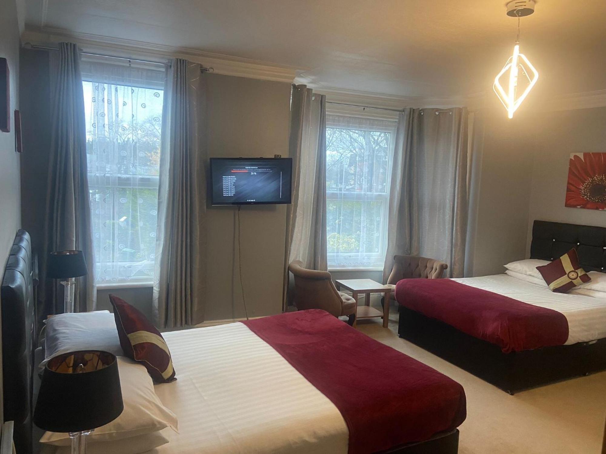 Guest house Diamonds Near Hospital York