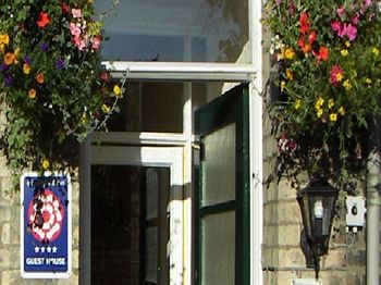 Diamonds Near Hospital Guest house 4*